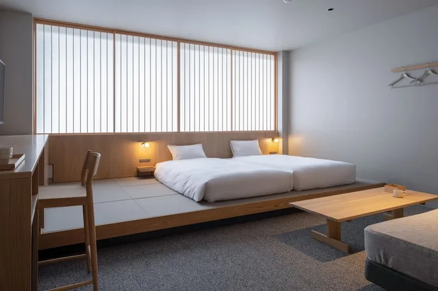 غرفة يابانية سوبيريور بفراش فوتون وسريرين منفصلين مع أريكة، MIROKU NARA by THE SHARE HOTELS 1/3