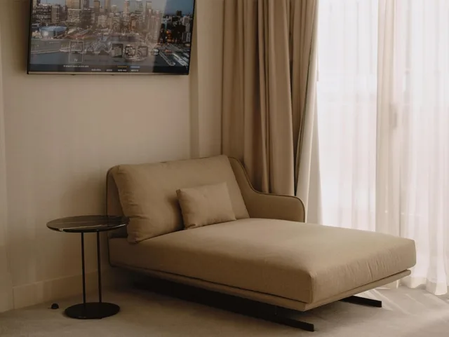جناح بريميير بسرير كينج مع دخول الصالة، Parmelia Hilton 8/10