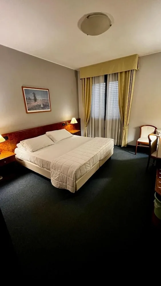 غرفة مفردة بسرير مزدوج، Motel Europa 1/4