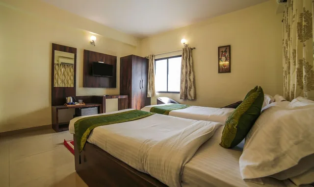 Standard, Twin Beds, Treebo Ivory House 2/7