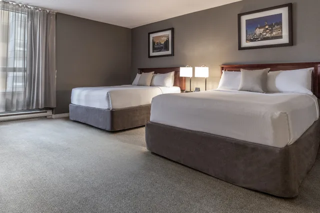 جناح بسريرين كوين، Hotel Faubourg Montreal 1/10