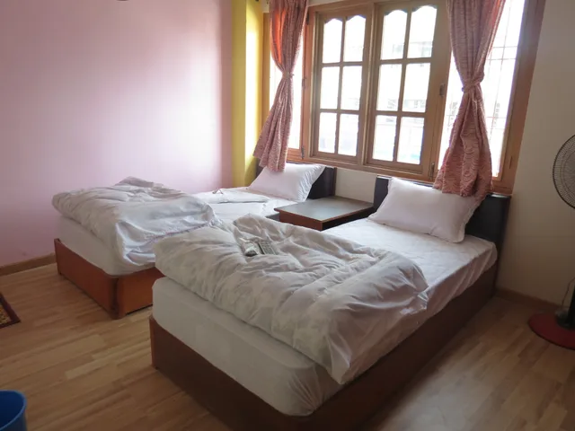 غرفة بسريرين منفصلين، Hotel Om 1/3