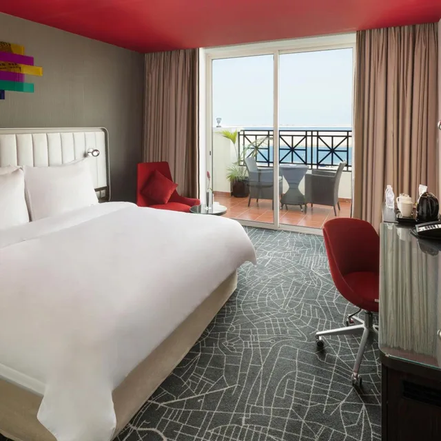 غرفة قياسية بإطلالة على البحر بشرفة، بارك إن باي راديسون الدمام(Park Inn By Radisson Dammam.) 1/6