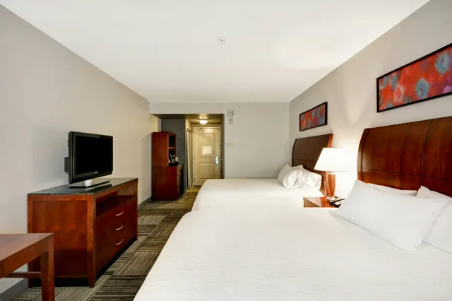 غرفة بسريرين كوين، Hilton Garden Inn Gulfport Airport 1/8