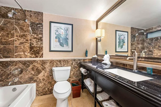 غرفة بسريرين كوين بإطلالة على الفناء، DoubleTree by Hilton Hotel Tucson - Reid Park 4/5