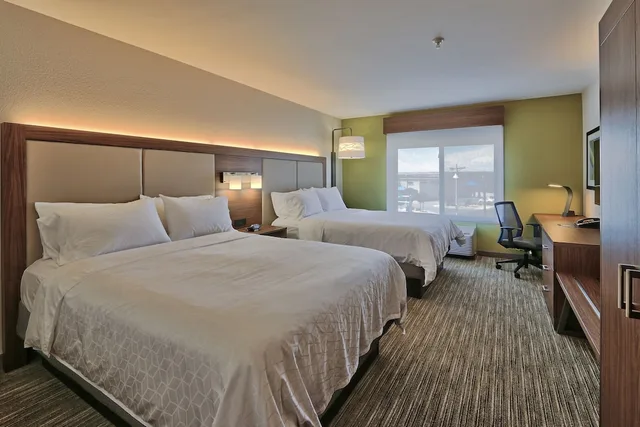 جناح بسريرين كوين مع أريكة، Holiday Inn Express Hotel and Suites Albuquerque Historic Old Town 1/4