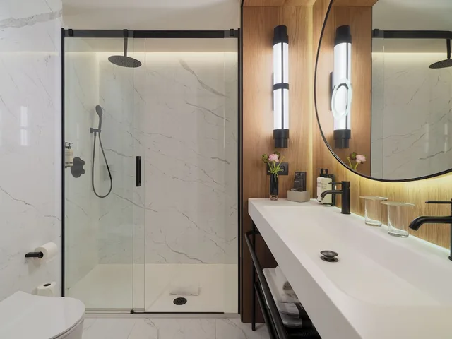 Executive, Murphy Bed, Queen Bed, Sofa، H10 Tribeca 2/3