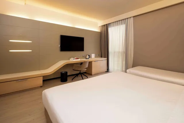 غرفة قياسية بسريرين منفصلين للمدخنين، Best Western Plus Tower Hotel Bologna 5/7