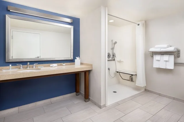 جناح سوبيريور بسرير كينج مع أريكة، Fairfield Inn Suites Key West At the Keys Collection 5/6