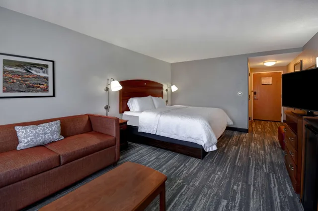استوديو بسرير كينج، Hampton Inn Rutland 2/4