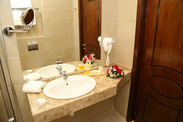 Suite, King Bed, Sofa, Balcony, Hotel Carmen 2/2