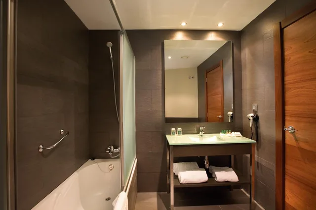 Room, Double Bed, Hotel F G Logrono 8/10