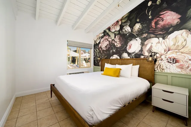 Signature, Suite, King Bed, Fleur Noire Hotel 1/3