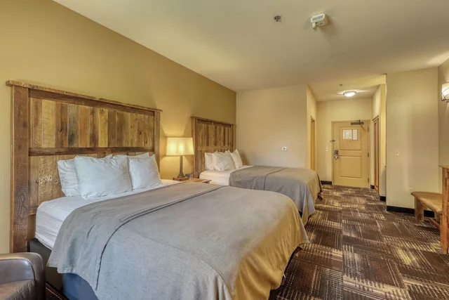 غرفة بسريرين كوين، The Lodge At Deadwood Gaming Resort 3/5