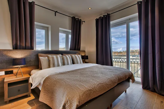 غرفة ديلوكس بسرير مزدوج بشرفة، Tritoni Valletta Boutique Hotel 1/2
