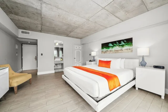 Superior, King Bed, Balcony, Riviera Suites South Beach 1/3