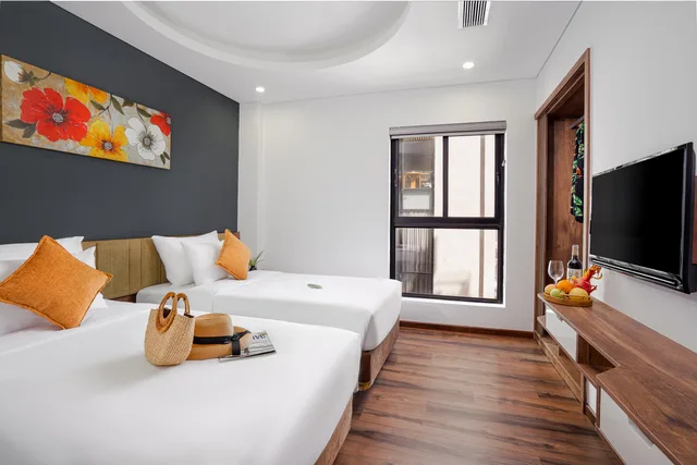 غرفة بشرفة بغرفتي نوم بإطلالة جزئية على البحر، Chi House Danang 1/2