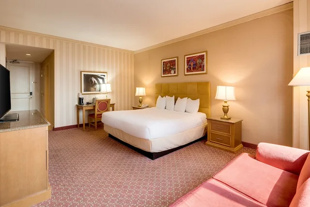 Family, King Bed, 1 King and 2 Queen Beds, Ocean View, Showboat Atlantic City 2/4