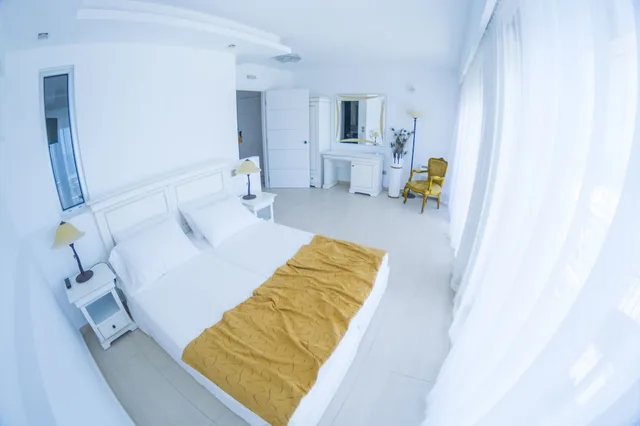 جناح تنفيذي بسريرين كوين بإطلالة على البحر، Hydrele Beach 2/4