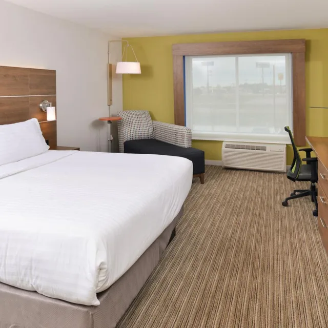 غرفة قياسية بسرير كينج، Holiday Inn Express Suites Ogallala 3/3