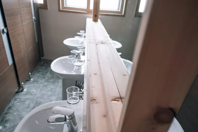 Female Dorm, Female Only, 4 People, 2 Bunk Beds، Midtown Hostel 3/3
