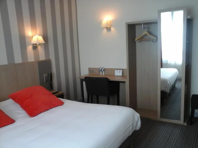 غرفة ثلاثية، Hotel Carmin 3/10