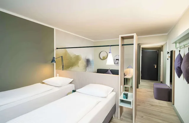 Superior, Twin Beds, elaya Hotel Stuttgart Ludwigsburg, Trademark by Wyndham 2/2