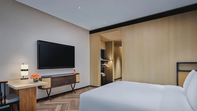 غرفة قياسية بسرير كينج، Hotel Indigo Yantai Golden Coast by IHG 3/5