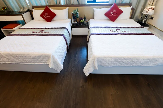 غرفة عائلية بسرير مزدوج وسرير فردي، The Royal Hotel 5/7