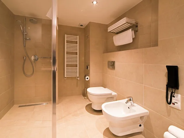 غرفة قياسية بسرير مزدوج، Lotus Them Spa Luxury Resort 4/5