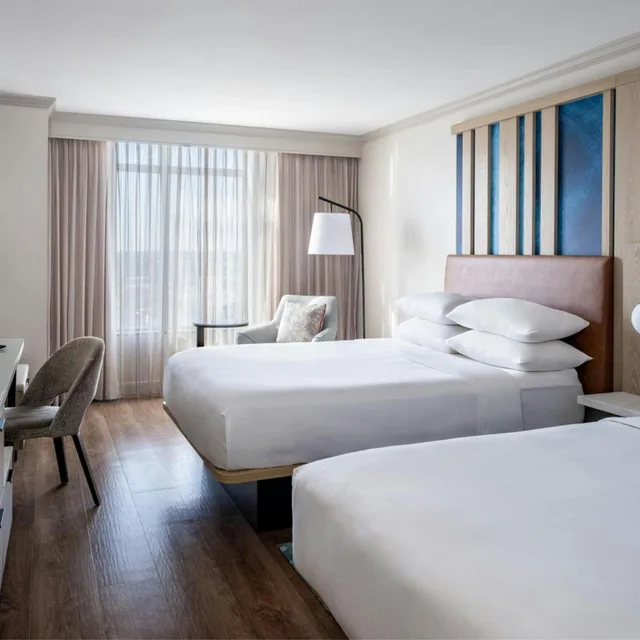 Room, 2 Queen Beds, Bathtub, Accessible, Marriott St Petersburg Clearwater 1/10