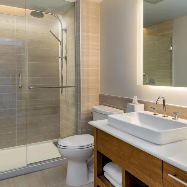 4 Bedrooms, Family, Studio, Suite, 4 King Beds, Sofa, Element Bend 1/2
