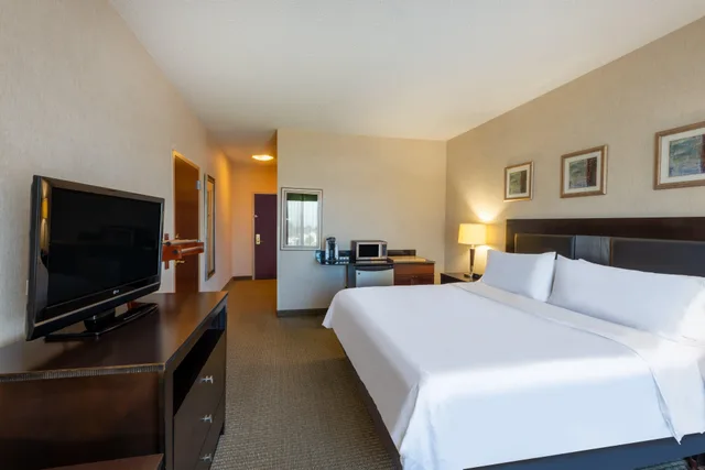 غرفة بسرير مزدوج لذوي الإعاقة، Holiday Inn Express & Suites North East (Erie I-90 Exit 41) 1/4