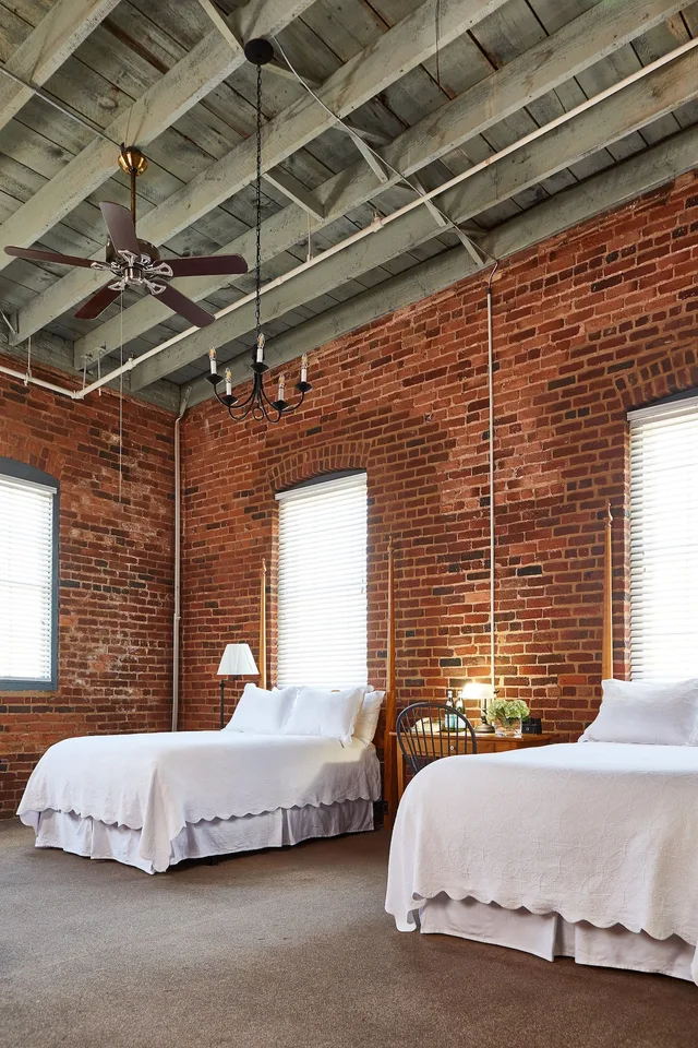 غرفة بسريرين كوين، The Historic Brookstown Inn, Trademark Collection by Wyndham 3/3
