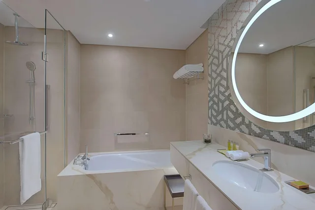 جناح سوبيريور بشرفة بغرفة نوم واحدة، Hilton Doha The Pearl Residences 5/7