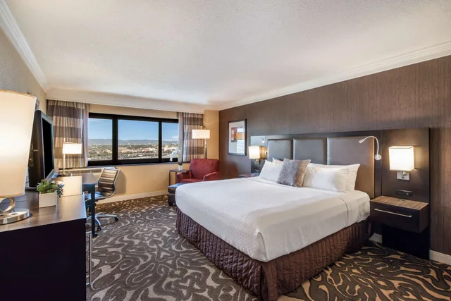 Preferred, King Bed، Sonesta Los Angeles Airport LAX 2/4