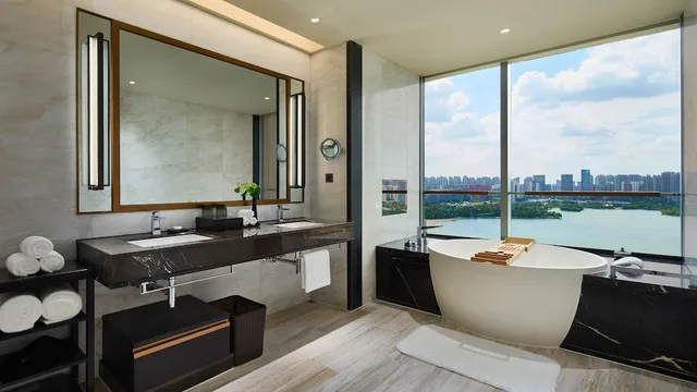Swan, Premium, King Bed, Lake View, Club Lounge Access، Intercontinental Hotels Hefei 5/5