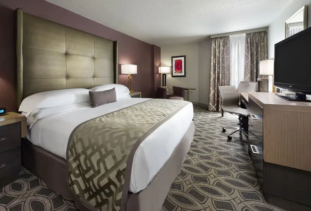 Room, King Bed, Allergy Friendly, Accessible، DoubleTree by Hilton Orlando East - UCF Area 5/7