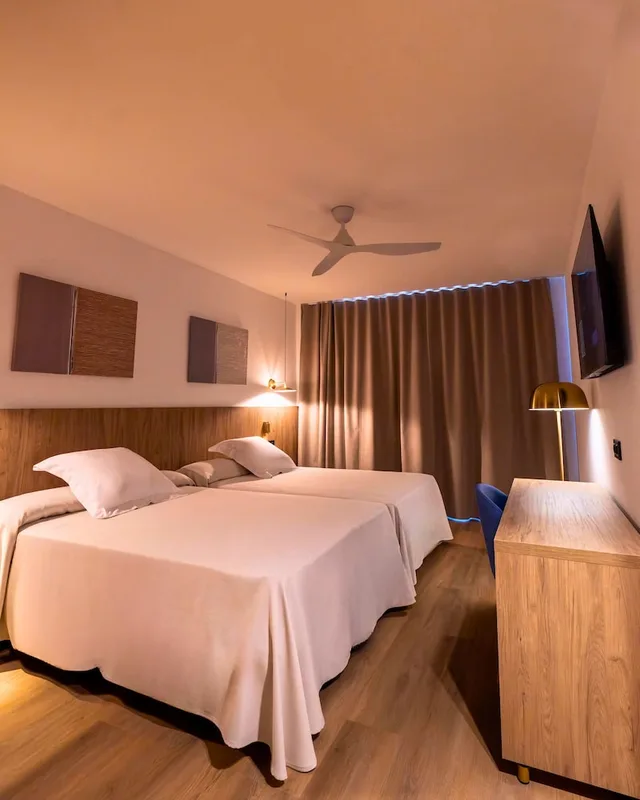 غرفة ثلاثية بسريرين مزدوجين، Ohtels Vila Romana 5/10