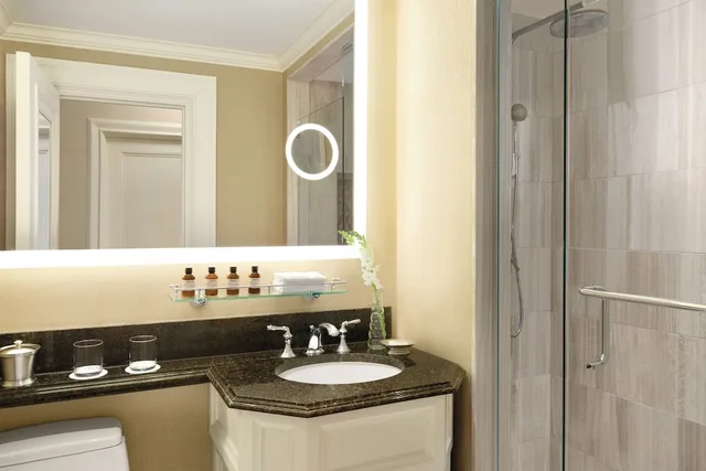 Fairmont Gold, King Bed، Fairmont Chateau Laurier 4/4