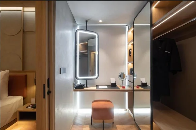 فيلا بسرير كوين، Morrissey Hotel Residences 3/3