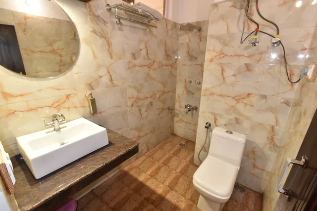 غرفة سوبيريور بسرير كينج، HOTEL DEVLOK 4/5