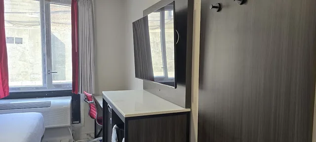 غرفة بسرير كوين، Ramada by Wyndham Brooklyn Empire Blvd 6/8