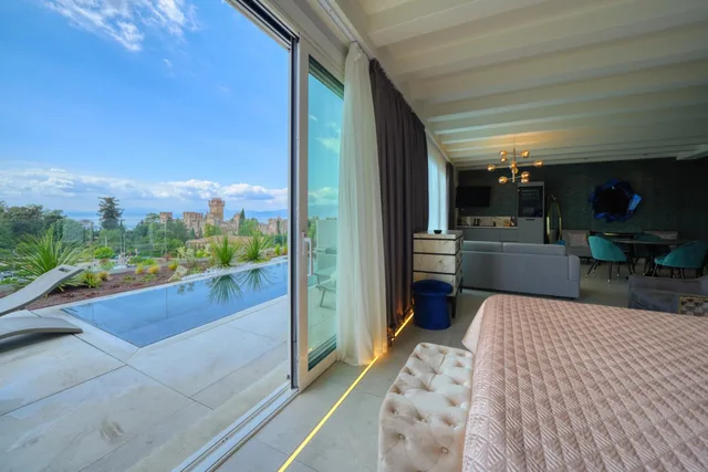 جناح بمسبح خاص، Palazzo Della Scala 2/3