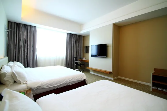غرفة سوبيريور عائلية بسرير كينج وسرير فردي، Ixora Hotel Penang 2/4