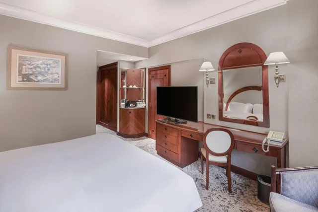 غرفة بسرير كينج، المدينة هيلتون(Madinah Hilton Hotel) 10/12