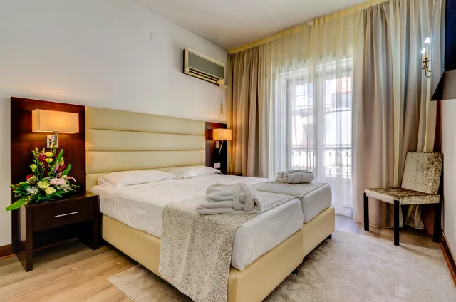 Standard, Triple, Hotel LX Rossio 1/3
