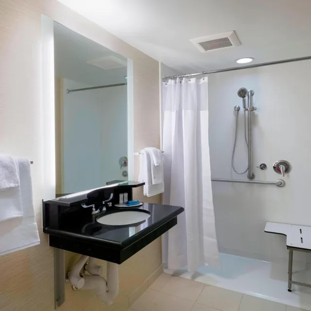 غرفة قياسية بسرير كينج، Fairfield Inn Suites By Marriott Paramus 6/8