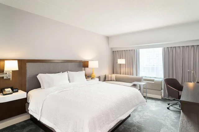 غرفة بريميوم بسرير كينج لذوي الإعاقة، Hampton Inn Philadelphia Center City Convention Center 1/5