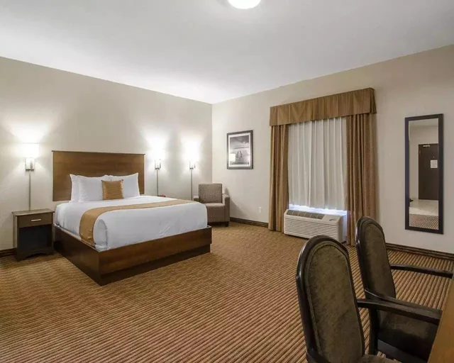 جناح بسرير كوين بغرفة نوم واحدة، Travelodge Suites by Wyndham Estevan 3/7